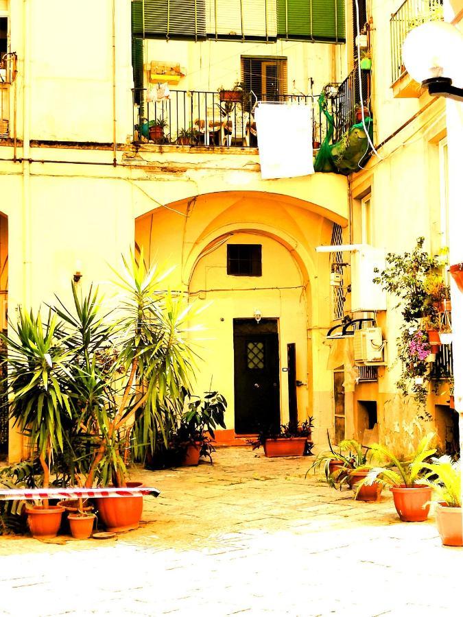 Casa Dell'Antico Teatro Di Neapolis Nel Centro Storico Di Napoli Apartment Luaran gambar
